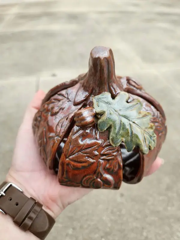 Handcrafted pottery by Crystal O'Neil, gallery photo 10